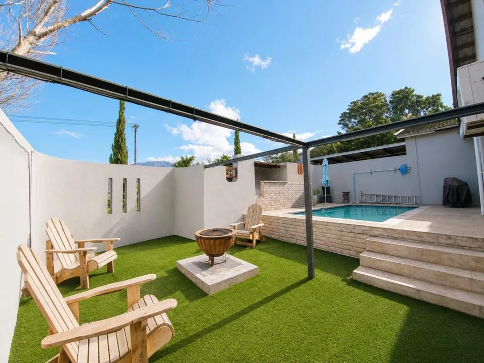 4 Bedroom House for sale in Panorama