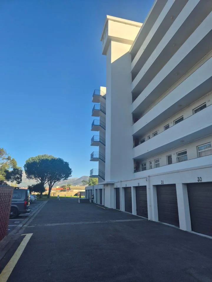 2 Bedroom Apartment / flat for sale in Plumstead