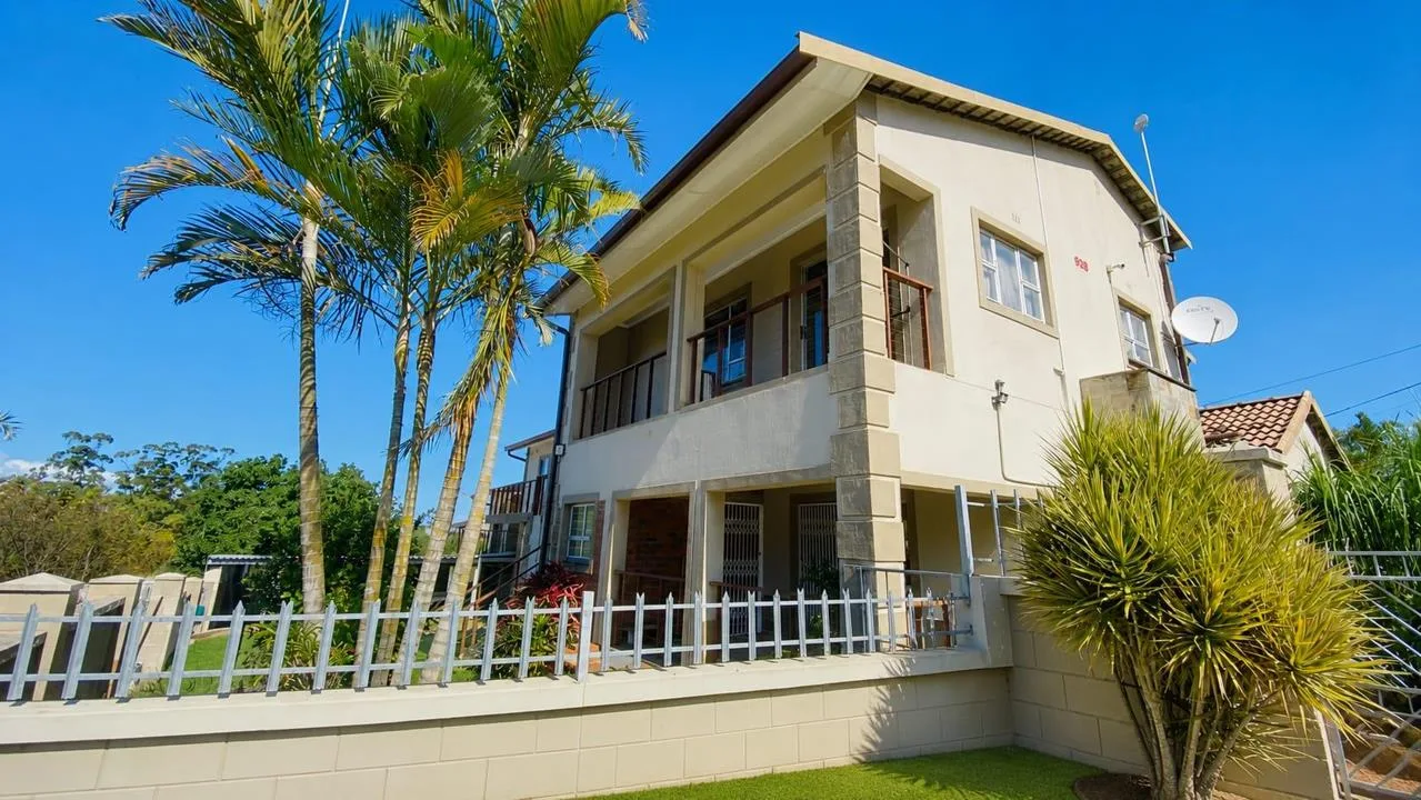 10 Bedroom House for sale in High Ridge