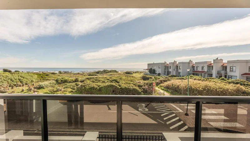 4 Bedroom Townhouse for sale in Melkbosstrand Central
