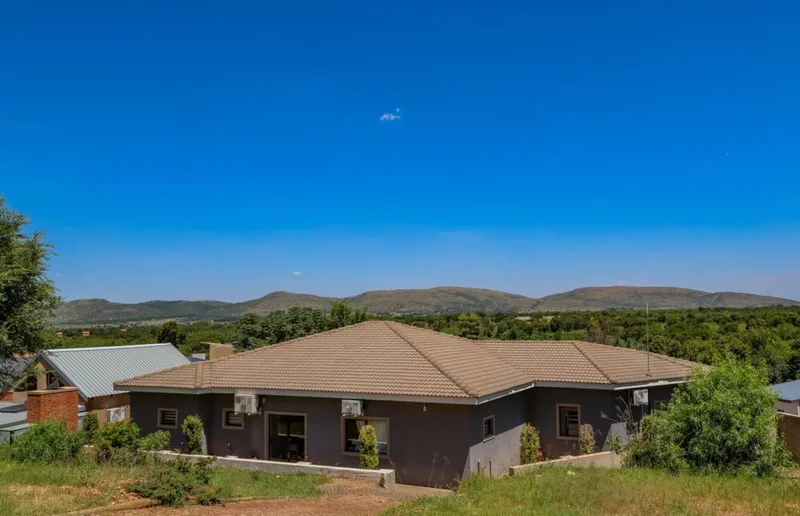 4 Bedroom House to rent in Magalies Golf Estate