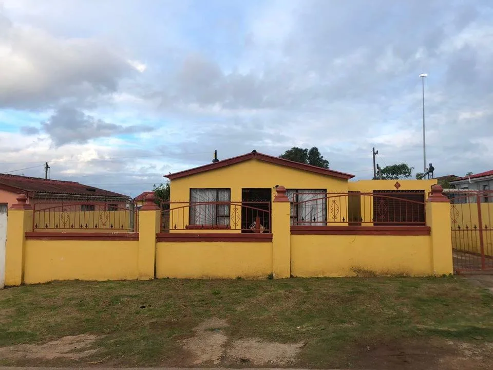 3 Bedroom House for sale in Kwanobuhle