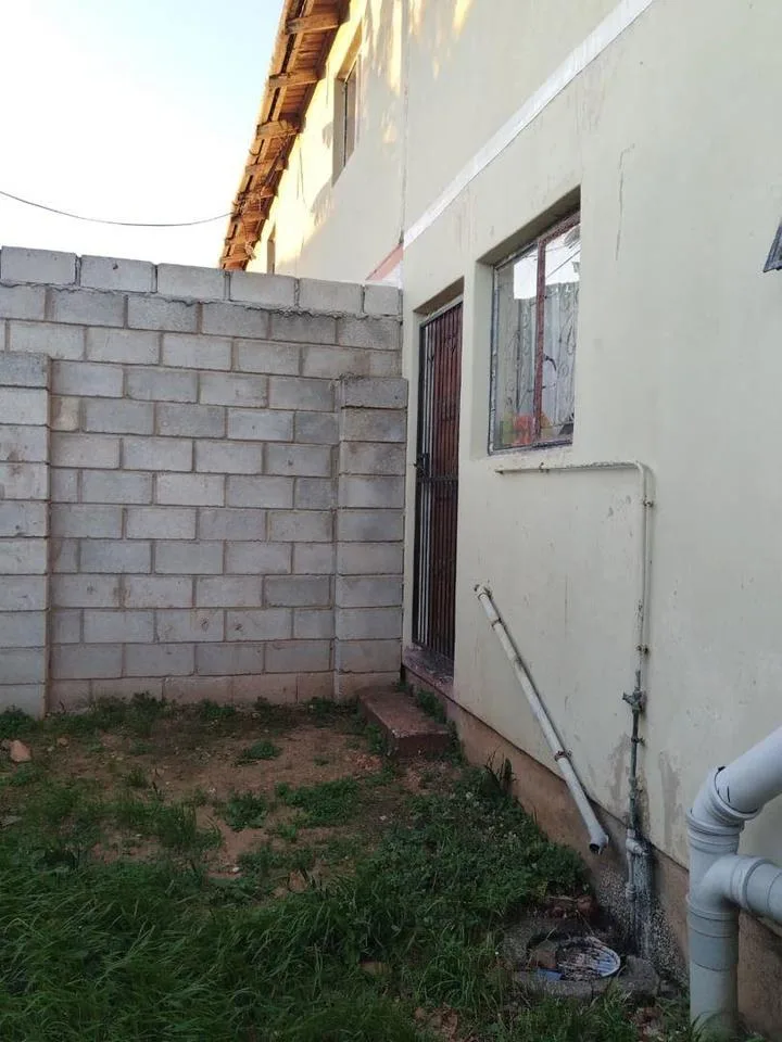 2 Bedroom House for sale in Bloemendal