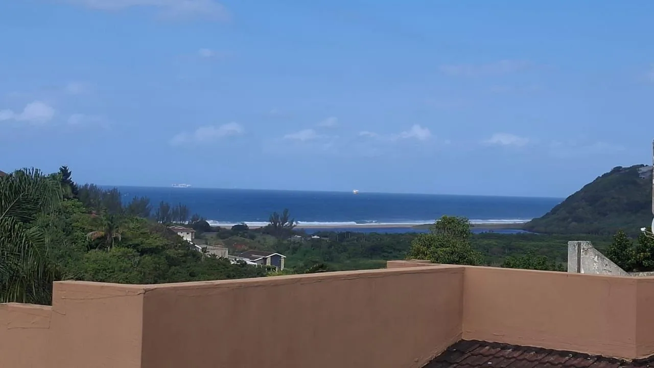 4 Bedroom House for sale in La Mercy