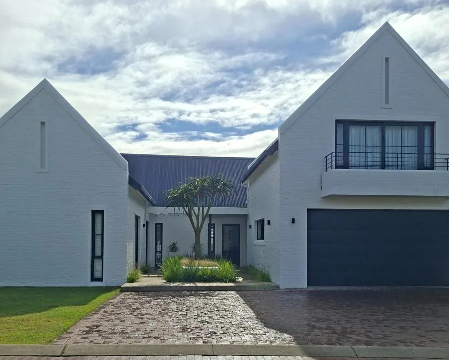 4 Bedroom House for sale in St Francis Links