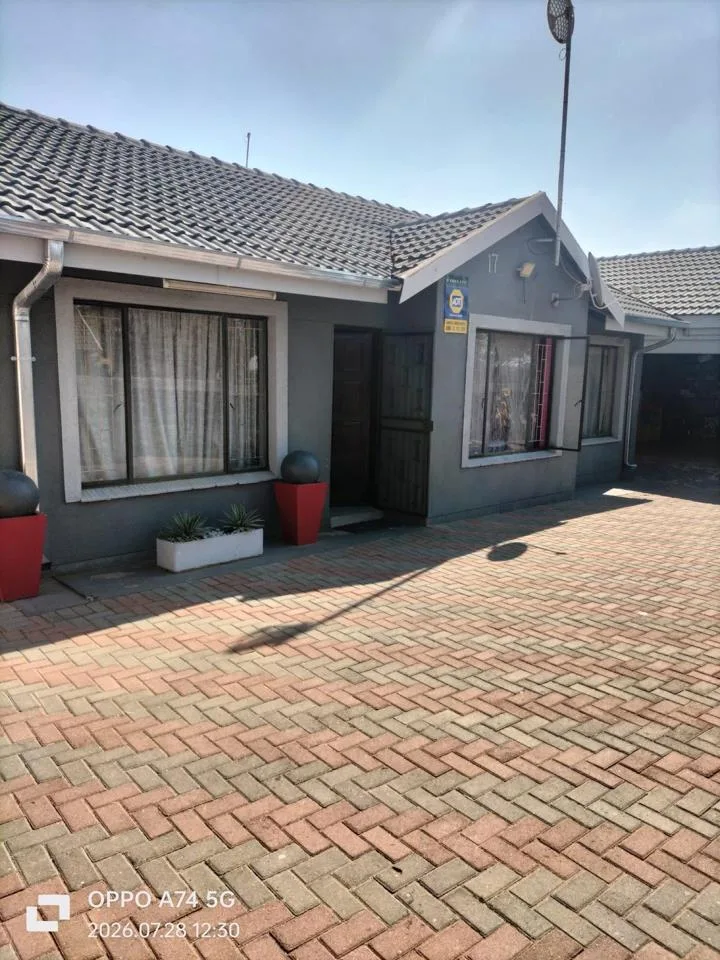 3 Bedroom House for sale in Nirvana Ext 1