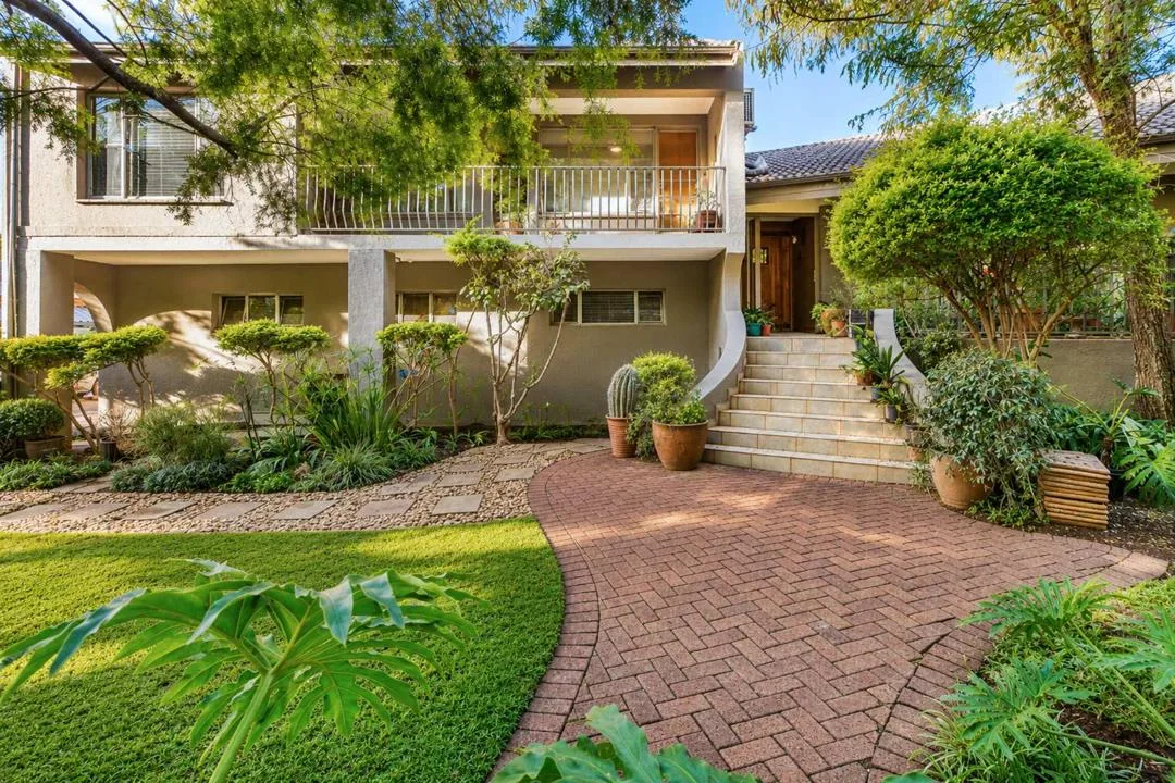4 Bedroom House for sale in Ifafi