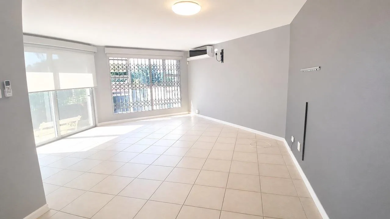 3 Bedroom Apartment / flat for sale in Essenwood
