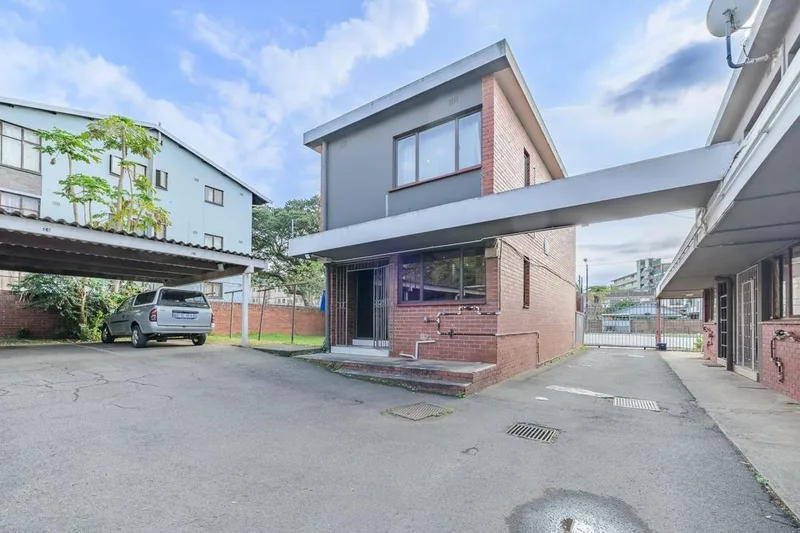 2 Bedroom Apartment / flat for sale in Fields Hill