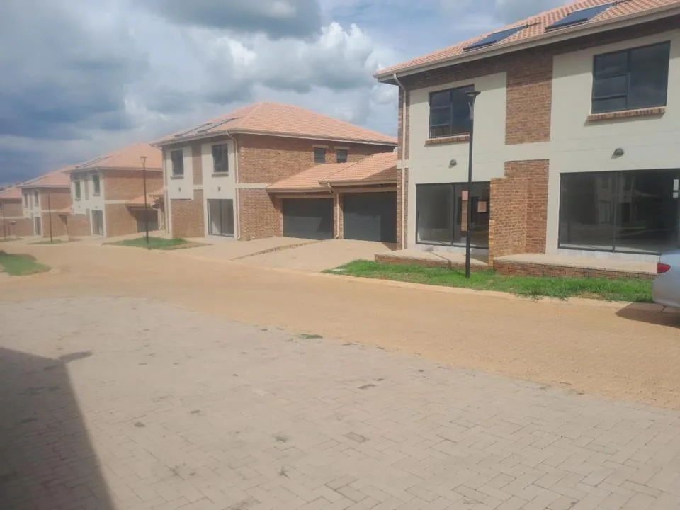3 Bedroom Townhouse to rent in Jackaroo Park