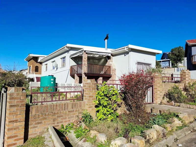 3 Bedroom House for sale in Bergsig