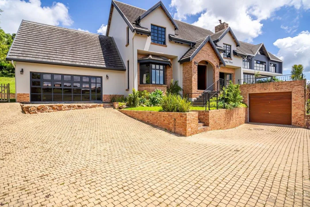 3 Bedroom House for sale in Cotswold Downs Golf & Country Estate