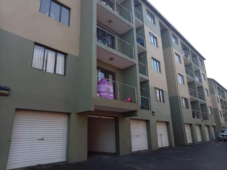 2 Bedroom Apartment / flat for sale in Montclair