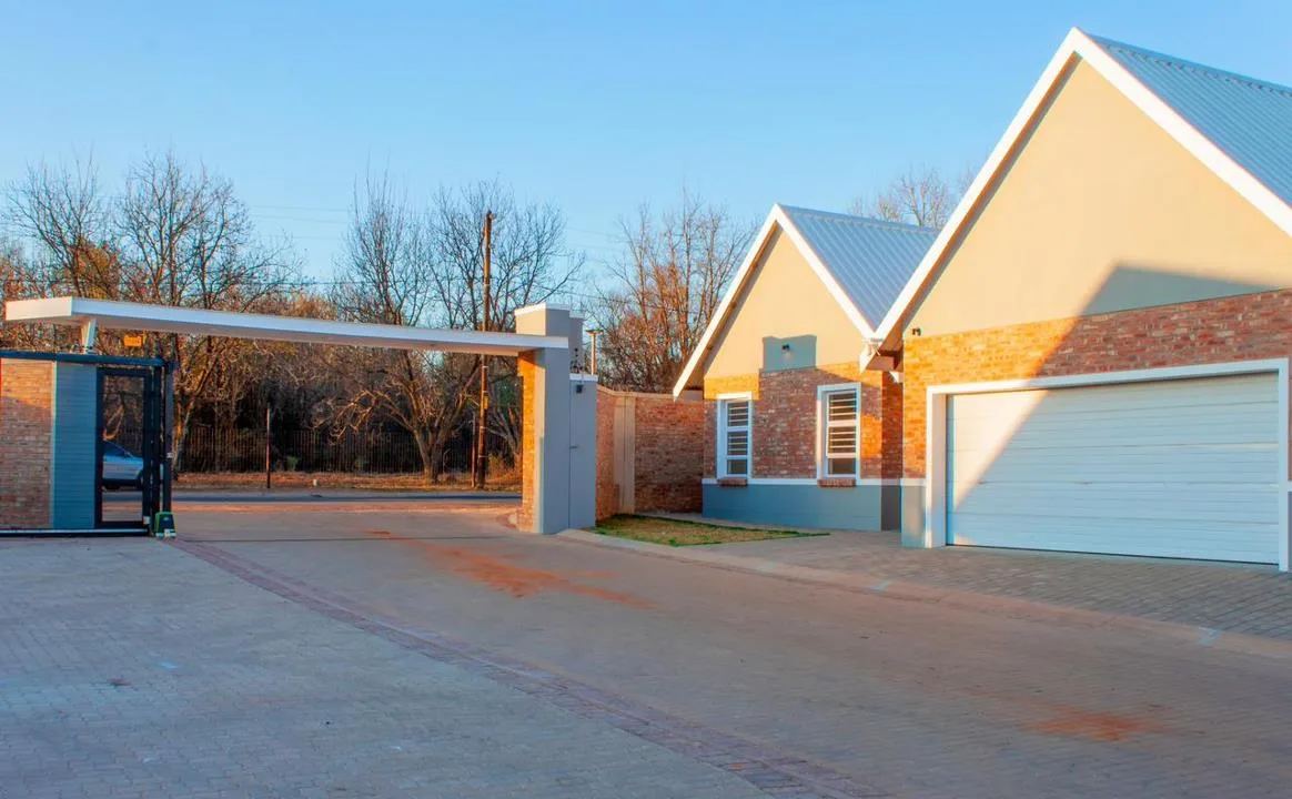 3 Bedroom Townhouse to rent in Van Der Hoff Park
