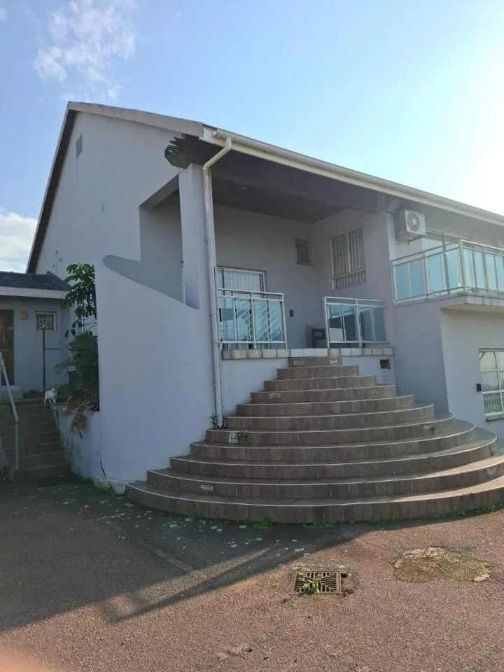 6 Bedroom House for sale in Bluff