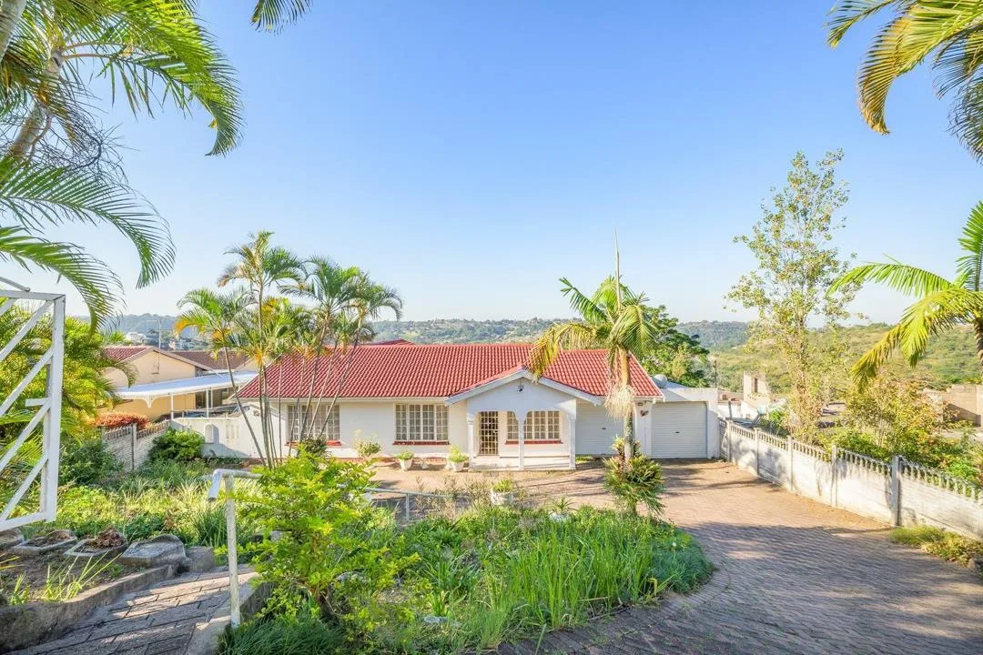 3 Bedroom House for sale in Shallcross