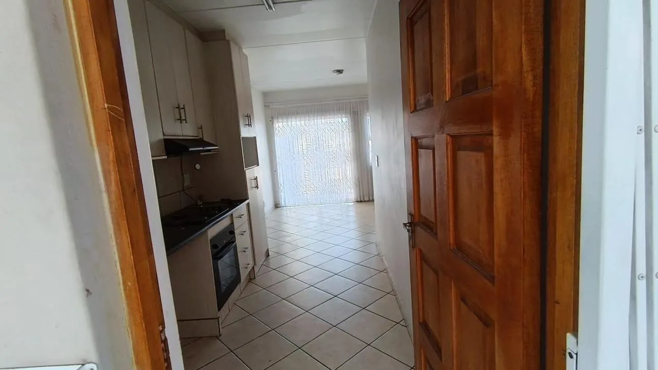 2 Bedroom Apartment / flat for sale in Woodhurst