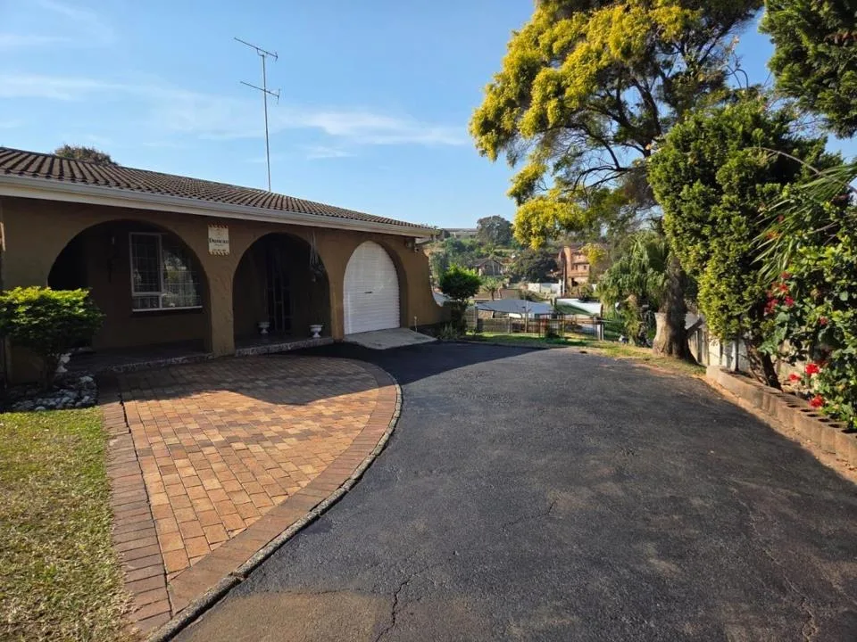 4 Bedroom House for sale in Malvern
