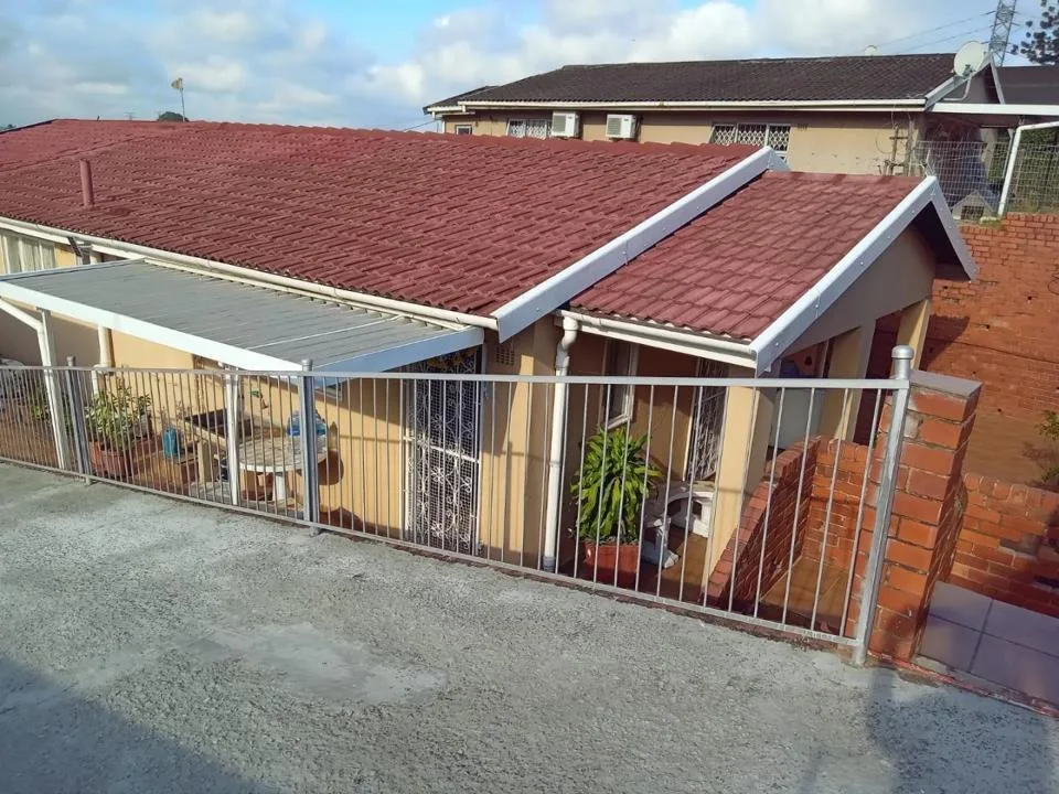 3 Bedroom House for sale in Shallcross