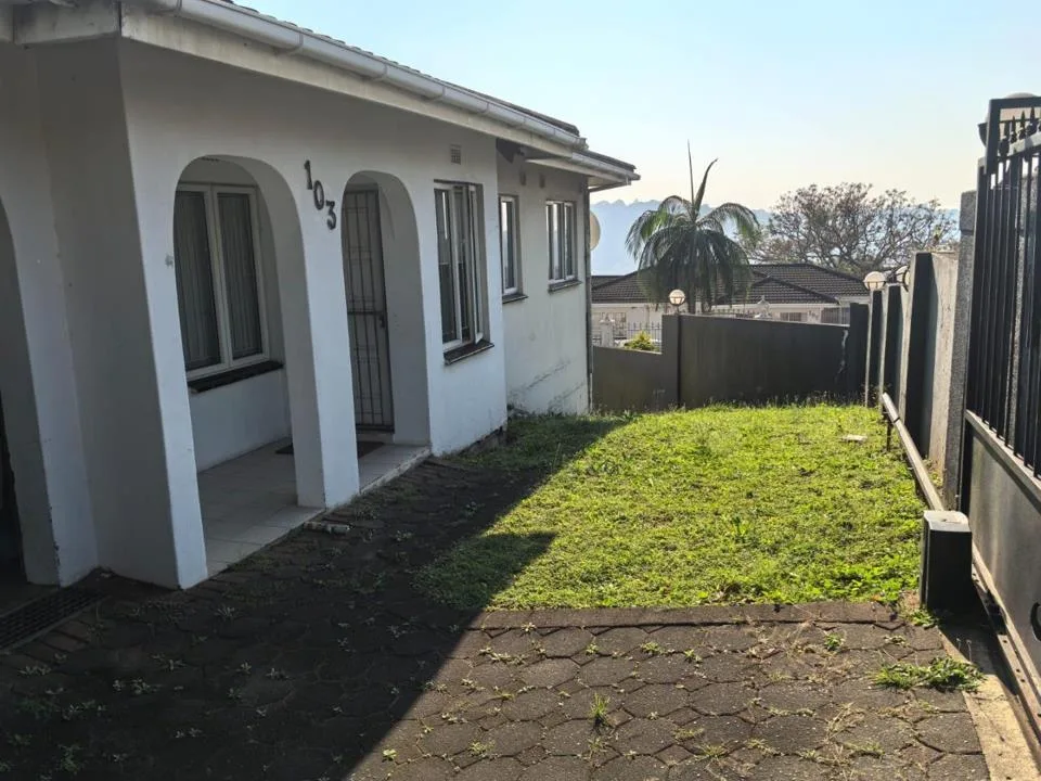 3 Bedroom House for sale in Shallcross