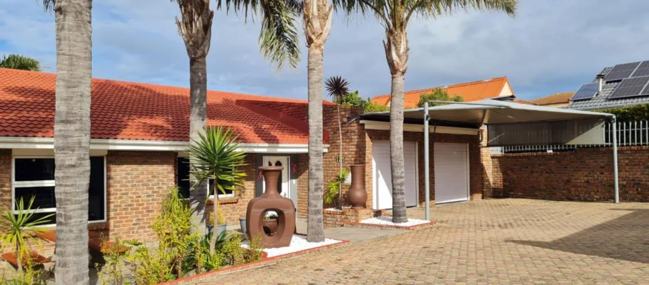 3 Bedroom Townhouse for sale in Hartenbos Central