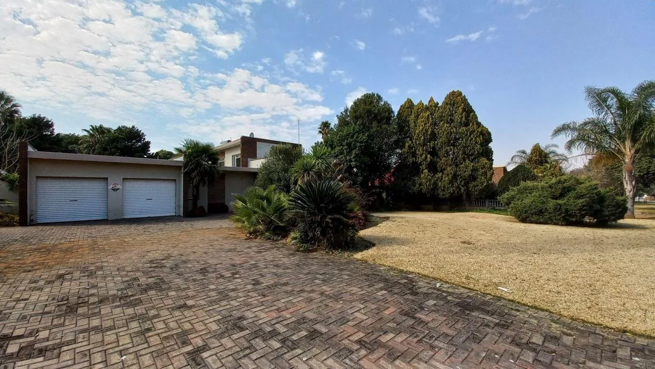3 Bedroom House for sale in Wilkoppies
