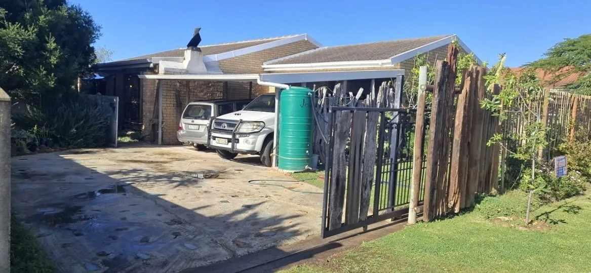 3 Bedroom House for sale in Wavecrest