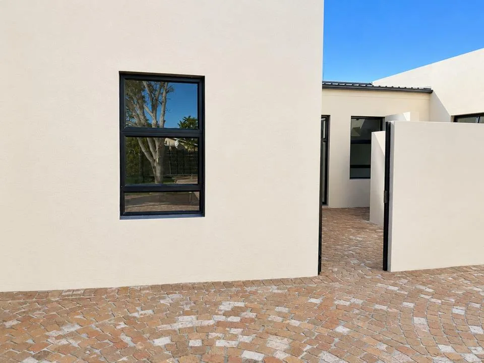 2 Bedroom House for sale in Bothasig