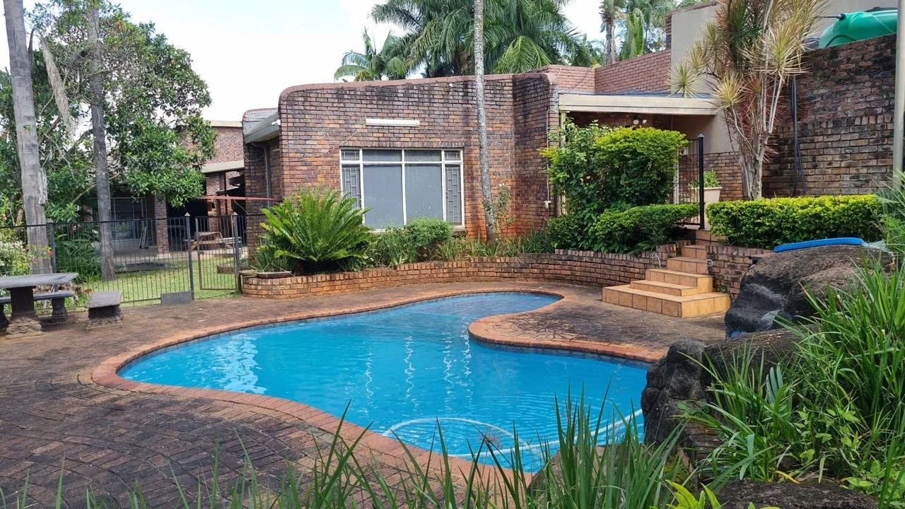 5 Bedroom House for sale in Premierpark