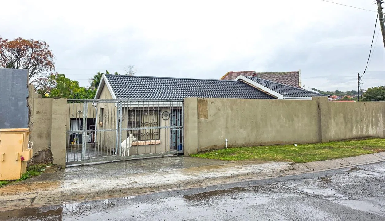 3 Bedroom House for sale in Buffalo Flats
