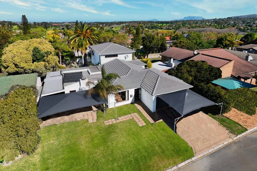 4 Bedroom House for sale in Vredekloof