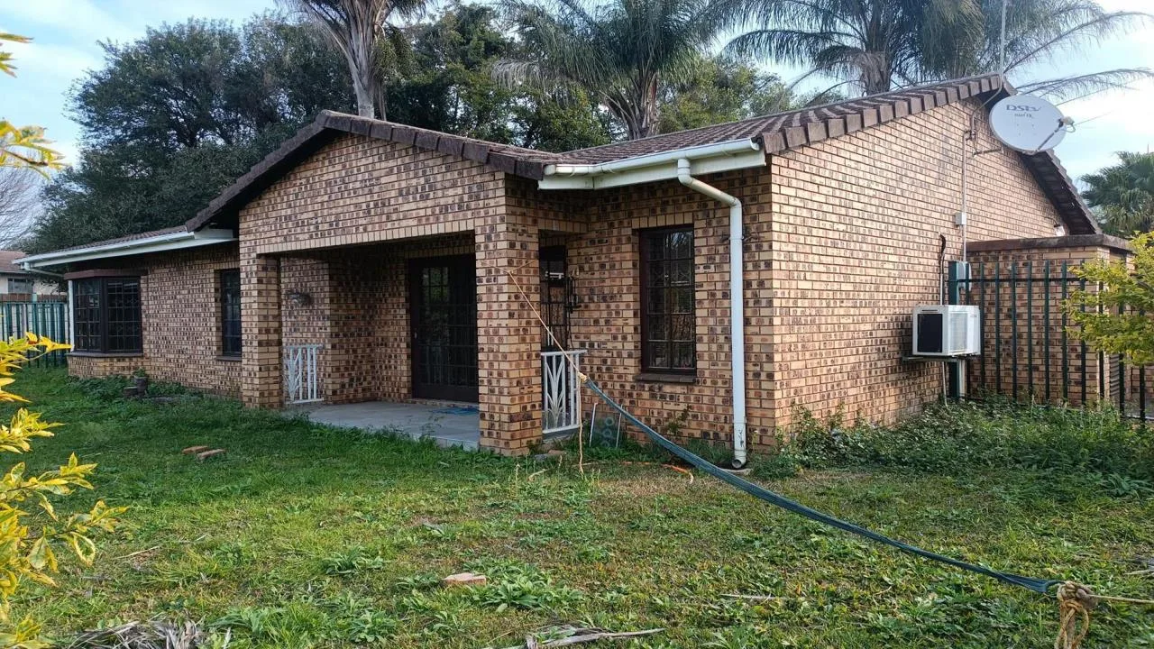 3 Bedroom Townhouse for sale in Scottsville