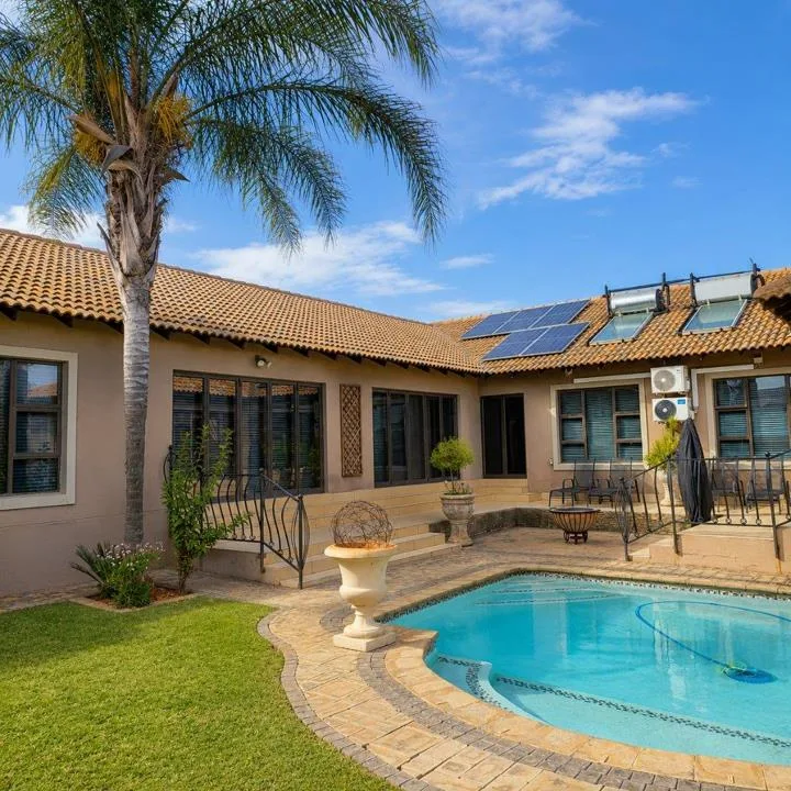 4 Bedroom House for sale in Wilkoppies