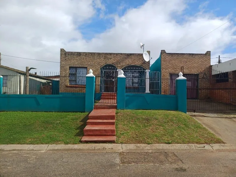3 Bedroom House for sale in Kwanobuhle