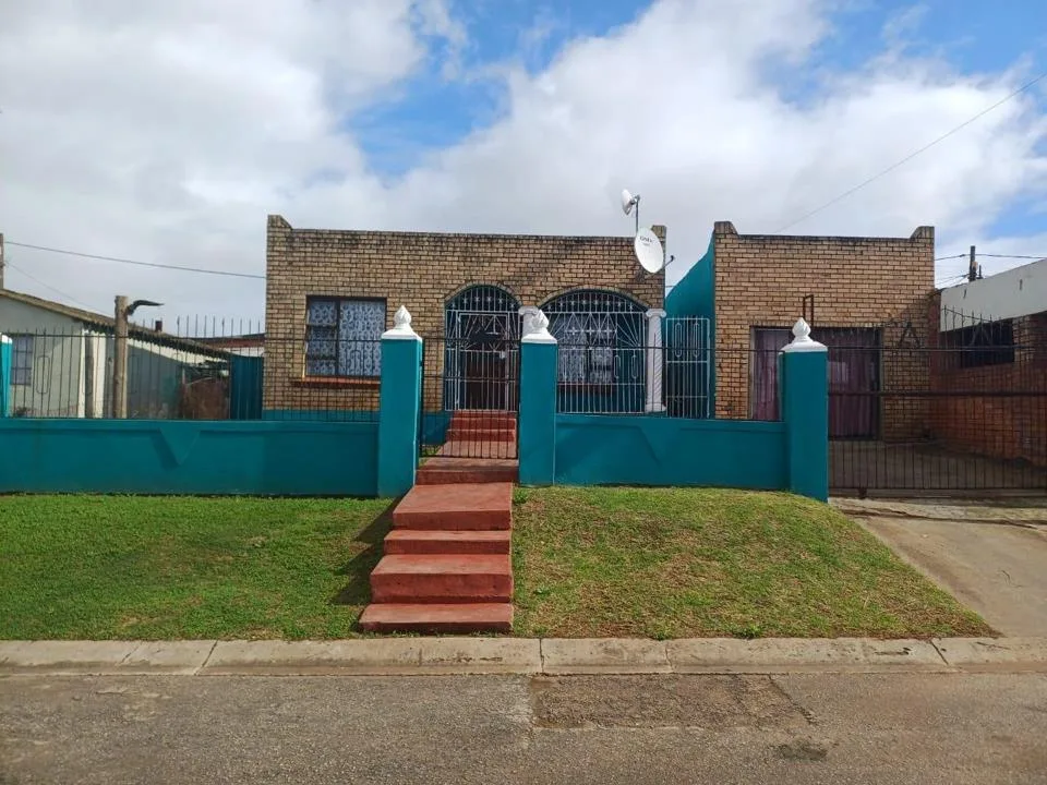 3 Bedroom House for sale in Kwanobuhle