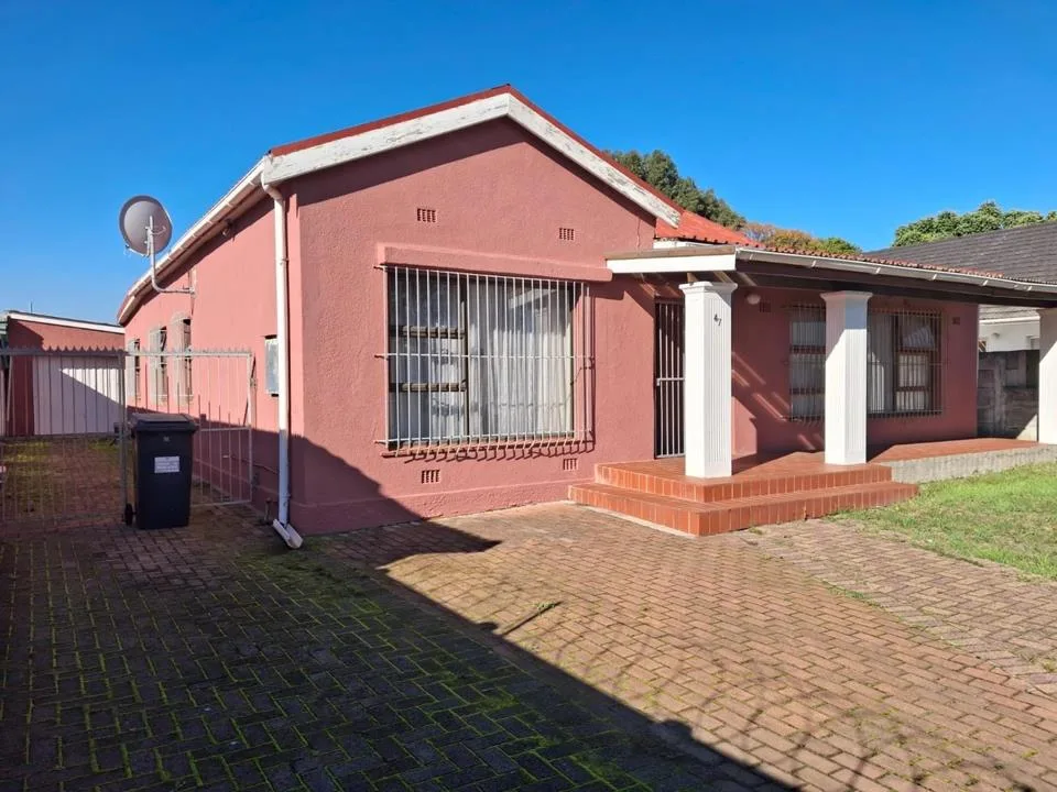 4 Bedroom House for sale in Crawford