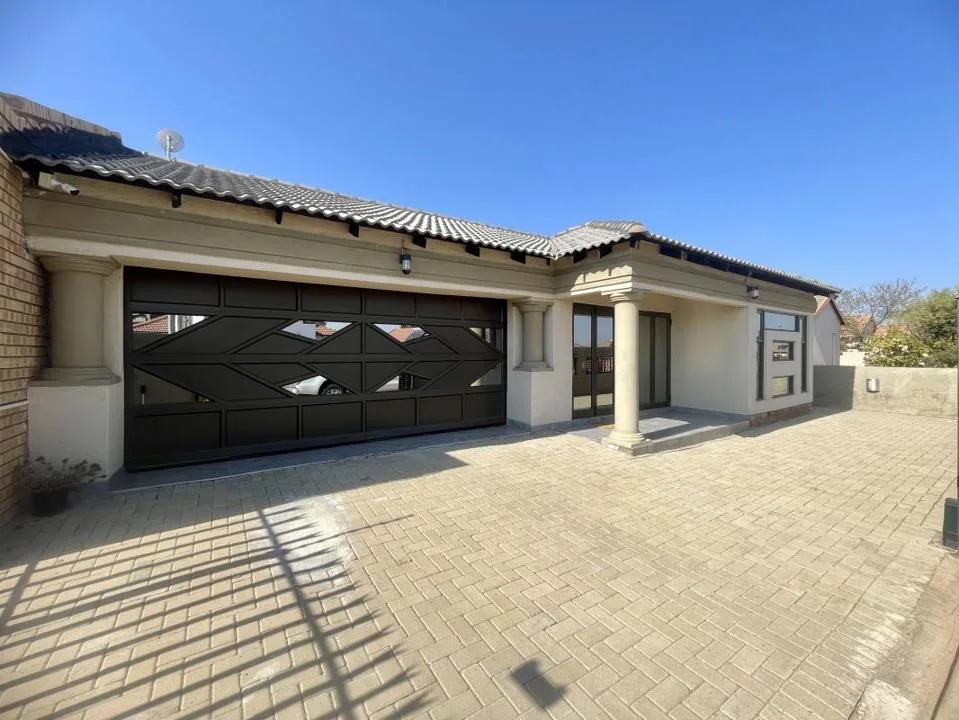 3 Bedroom House for sale in Southern Gateway