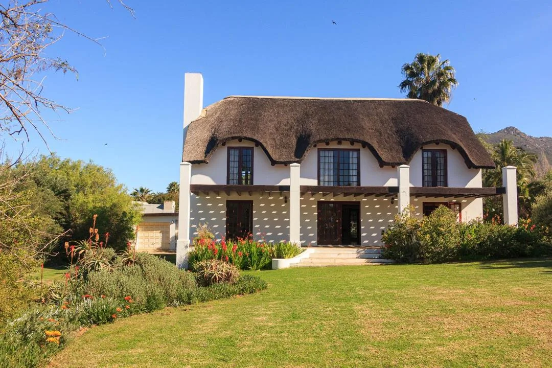 2 Bedroom House for sale in Riebeek Kasteel