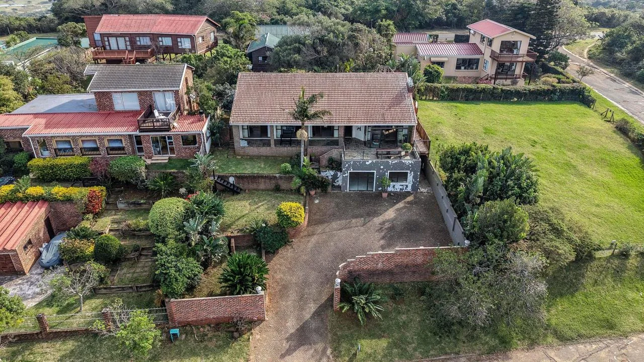 3 Bedroom House for sale in Cintsa East