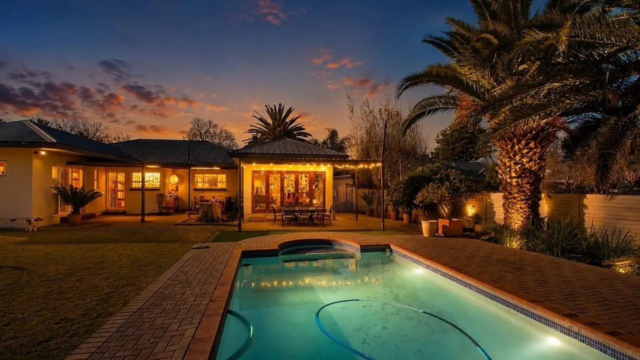 4 Bedroom House for sale in Dan Pienaar
