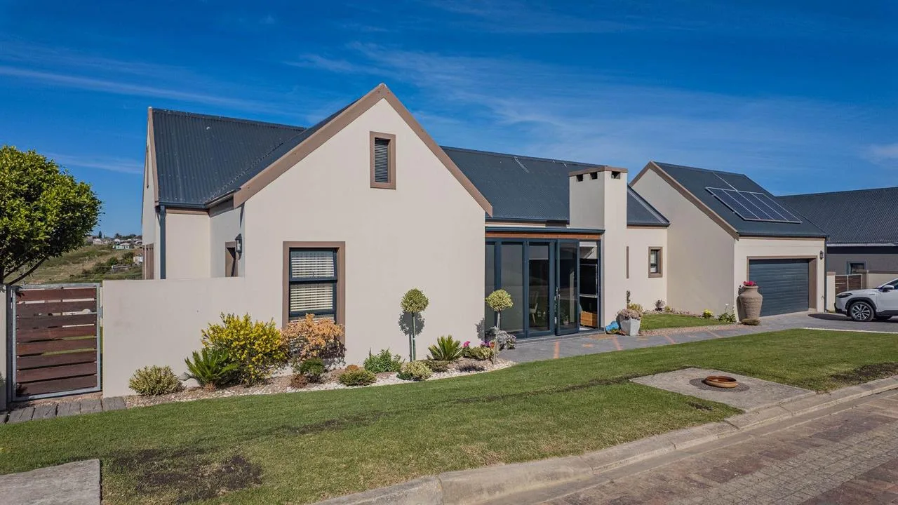 3 Bedroom House for sale in Blue Mountain Village