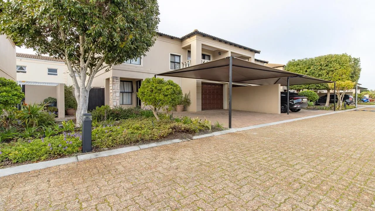 3 Bedroom Townhouse for sale in Parklands