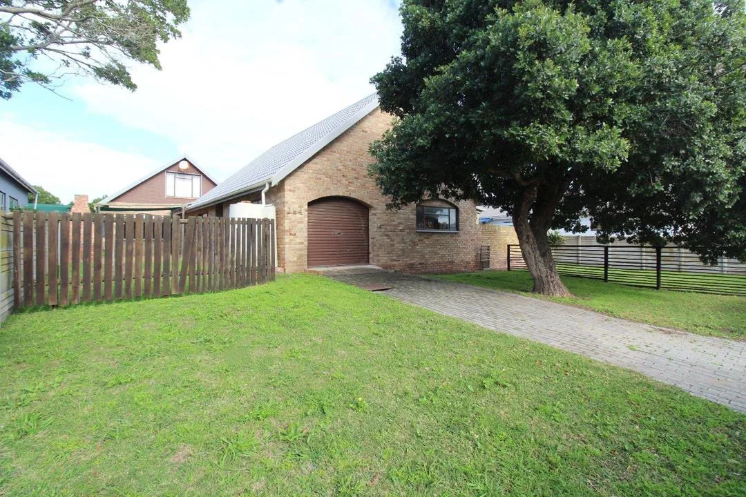 3 Bedroom House for sale in Boknesstrand