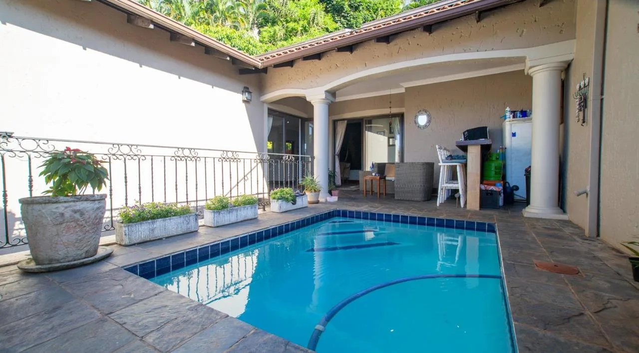 3 Bedroom Townhouse for sale in La Lucia
