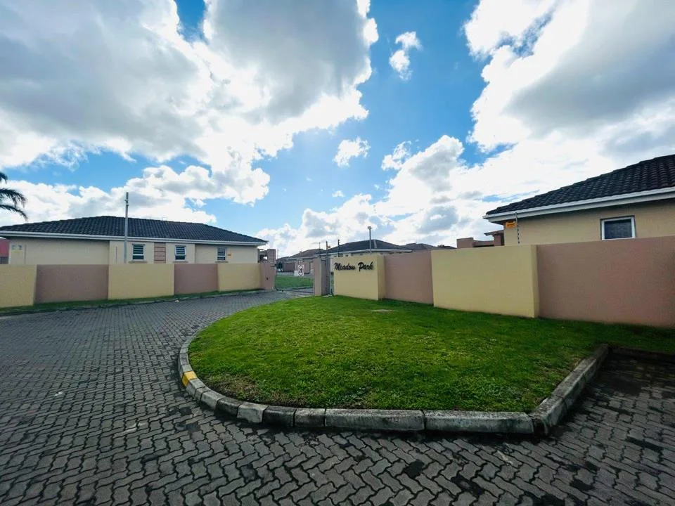3 Bedroom House for sale in Saxilby