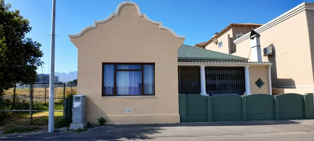 3 Bedroom House for sale in Gordons Bay Village