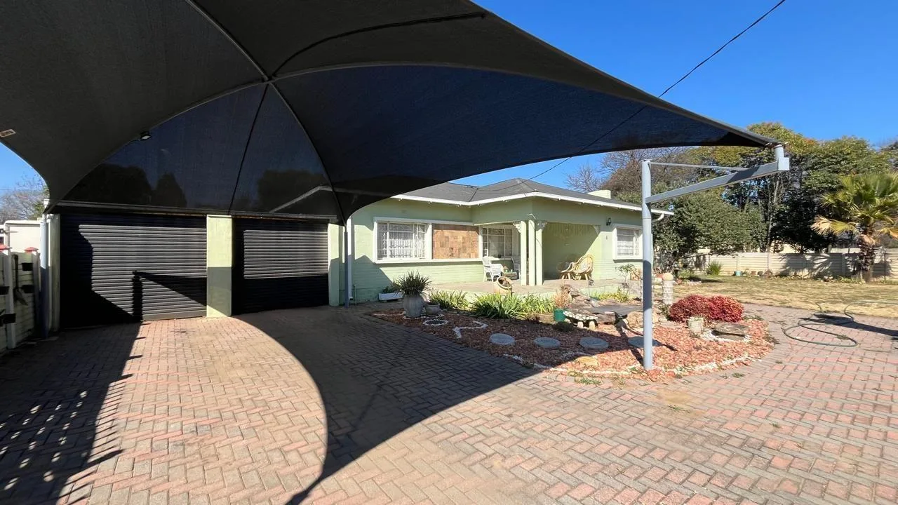 3 Bedroom House for sale in Suidrand