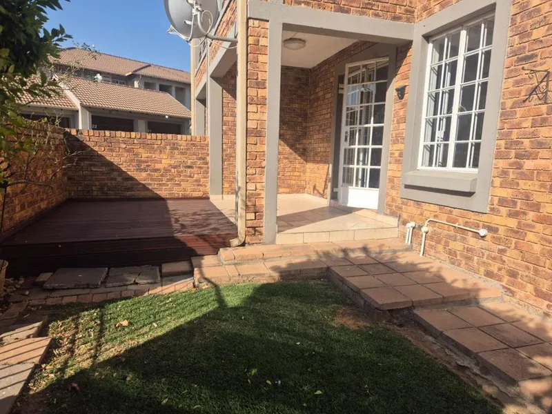 2 Bedroom Apartment / flat to rent in Greenstone Hill
