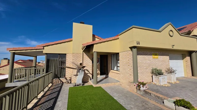 3 Bedroom Townhouse for sale in Seemeeu Park
