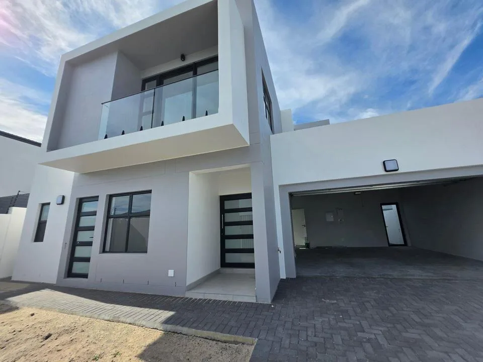 5 Bedroom House for sale in Sandown